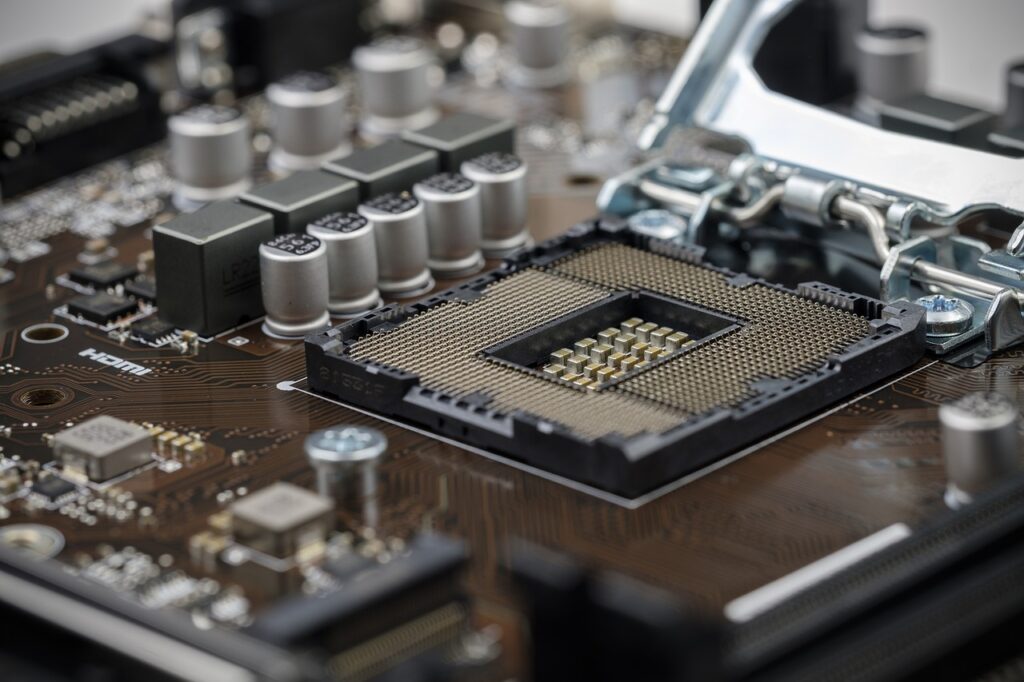 【PC修理者が解説】CPUとメモリ、どっちを優先すべきか?