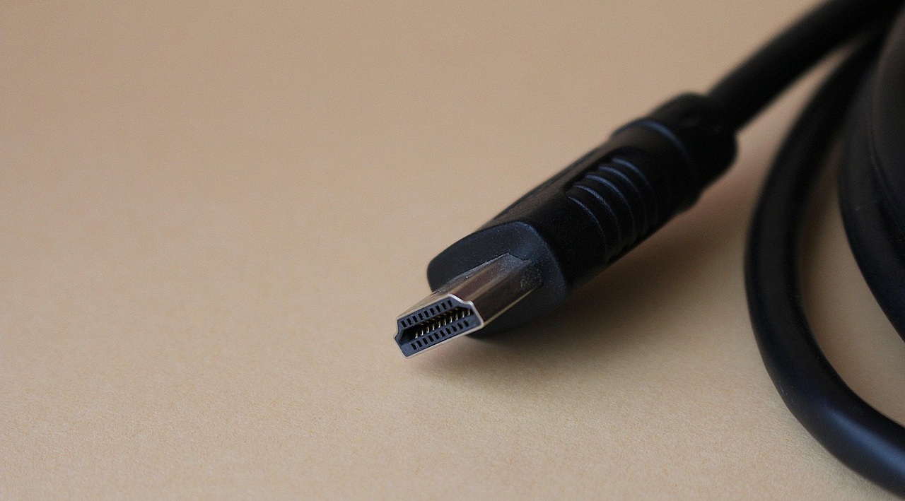 モニター出力にUSB-Cケーブルではなく、HDMIケーブルを選んだ理由