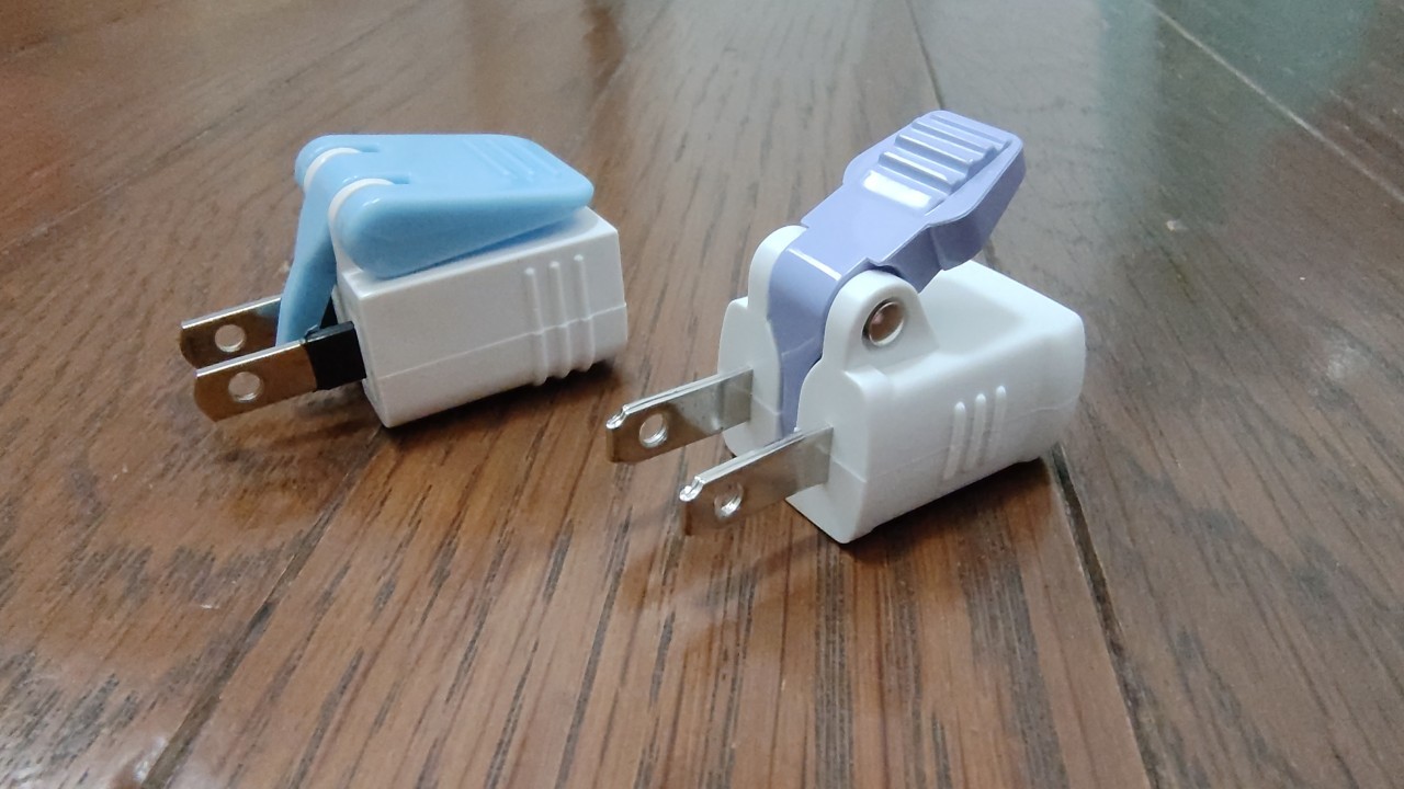 エルパの『楽に抜けるアダプター』とダイソーの『ラクラク抜ける！電源アダプター』を比較③