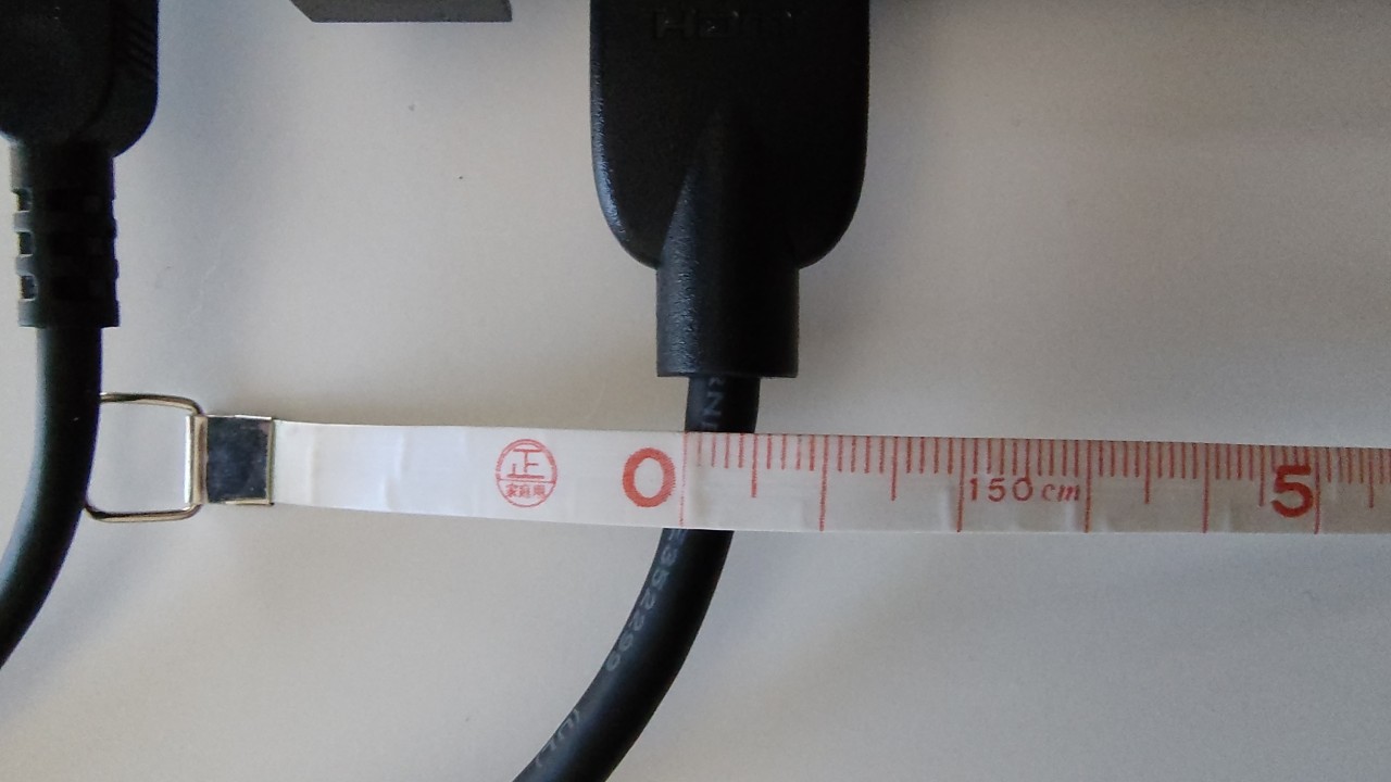 AmazonベーシックのハイスピードHDMIケーブルの直径は5mm