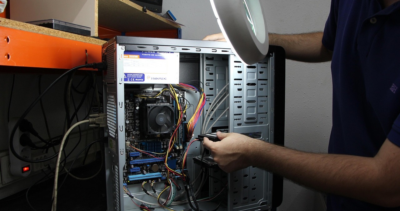 【PC修理者が解説】パソコン修理に出したけど、連絡が来ないときは?