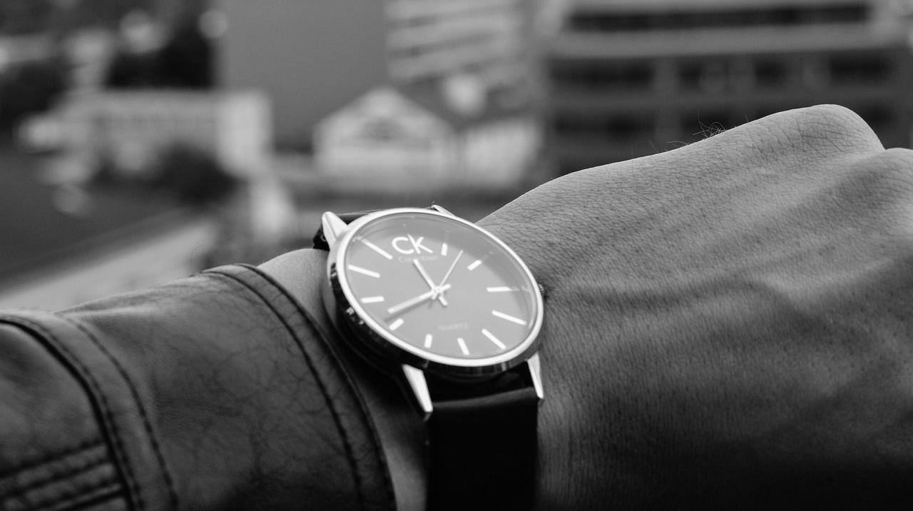 友だちが待ち合わせに無断で遅れていたら、どうする?