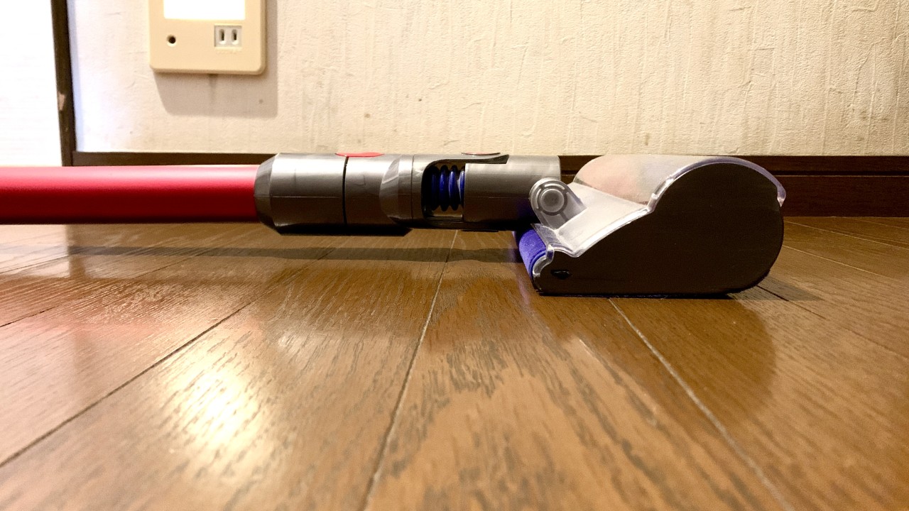 ダイソンV8を倒したところ